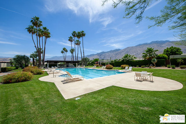 431 N Calle Rolph, Palm Springs CA: https://media.crmls.org/mediaz/ab7f91c2-9f22-4992-82eb-d0d932ba5e4d.jpg