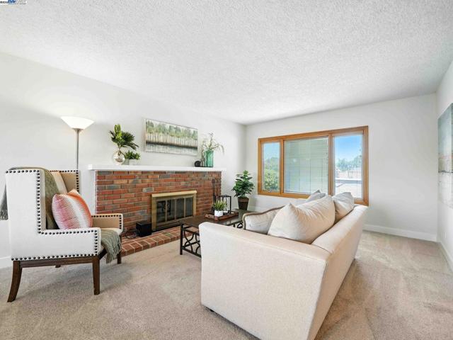 2858 Superior Dr, Livermore CA: https://media.crmls.org/mediaz/ab7faeab-1307-4ff4-a495-68f7749a0252.jpg