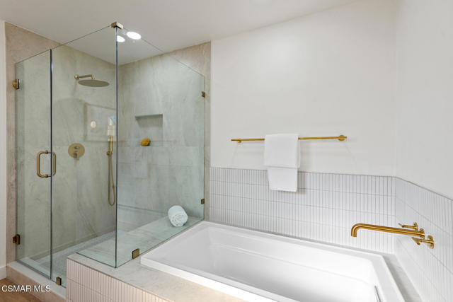 1251 Calle Las Casas, Thousand Oaks CA: https://media.crmls.org/mediaz/ab7fb223-7204-463d-baa2-4d67436edbc6.jpg