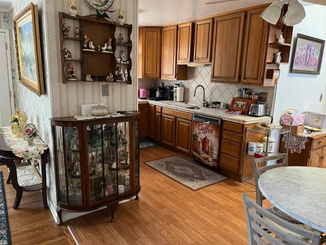 2337 Dundee Drive, Santa Clara CA: https://media.crmls.org/mediaz/ab80a8ff-1ffa-4c39-8cde-14c8a6f0e197.jpg