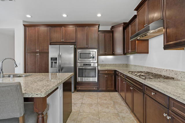 585 Via De La Paz, Palm Desert, CA 92211