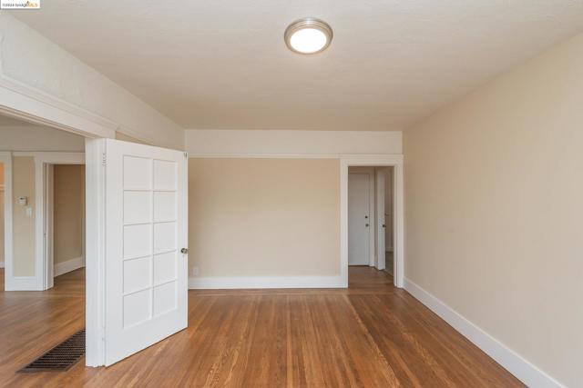 Image 12 of 46 For 707 Aileen St