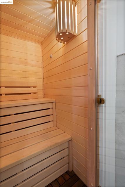 1539 E 38Th St, Oakland CA: https://media.crmls.org/mediaz/ab82066e-66dd-44f4-a3f7-7bef4ddd455f.jpg