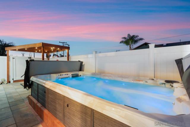 413 Delaware St, Imperial Beach CA: https://media.crmls.org/mediaz/ab83307f-c6e8-4456-a790-ce4370c10937.jpg