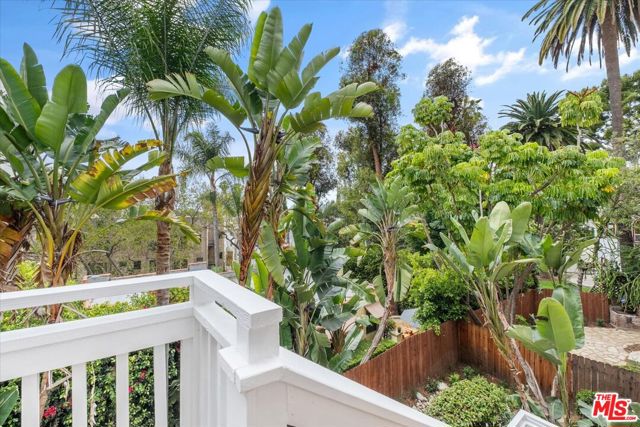 6612 Emmet Terrace, Los Angeles CA: https://media.crmls.org/mediaz/ab835645-5553-4328-b41a-faa682f039c7.jpg