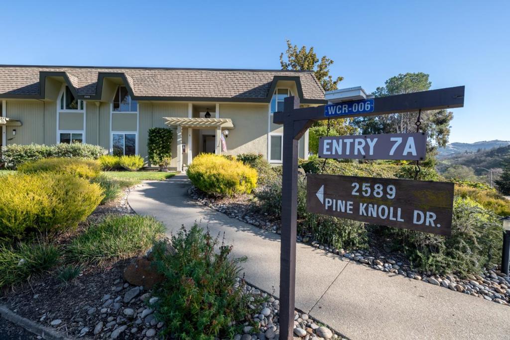 2589 Pine Knoll Drive #5