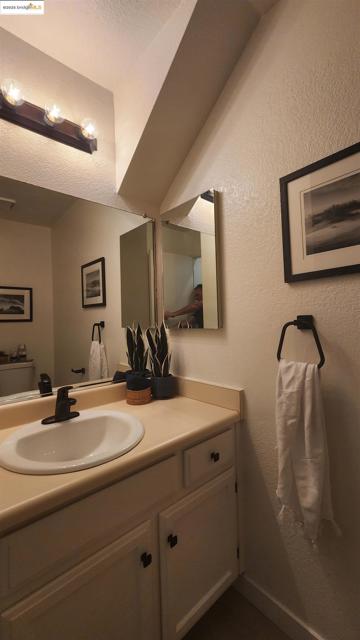 128 Harris Cir, Bay Point CA: https://media.crmls.org/mediaz/ab839cbc-636b-4630-9b21-cf9af6841385.jpg