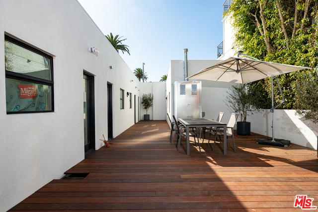 1325 Cabrillo Avenue, Venice CA: https://media.crmls.org/mediaz/ab83f68c-af19-4315-8e0f-121d8e0f443f.jpg