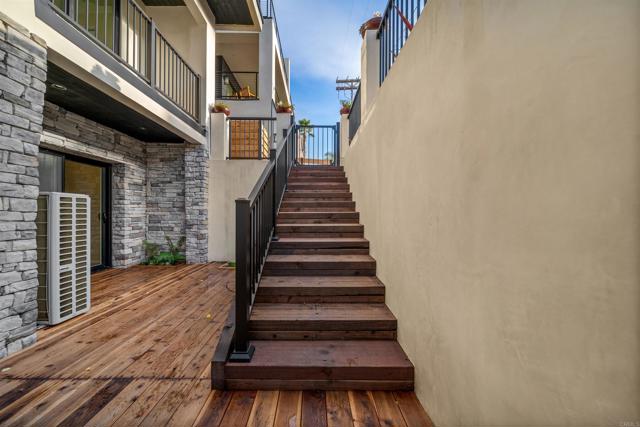 812 N Cleveland Street, Oceanside CA: https://media.crmls.org/mediaz/ab853c12-adde-444f-afc8-e68adc6f58d5.jpg