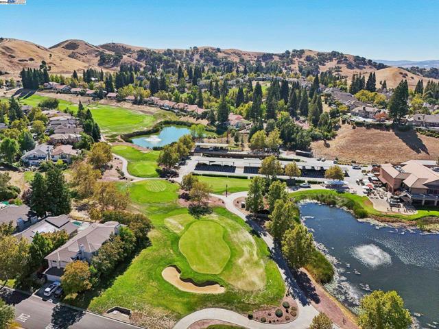 108 Kingswood Cir, Danville CA: https://media.crmls.org/mediaz/ab86074e-fdb4-44f1-aeb4-bd275d575b4c.jpg