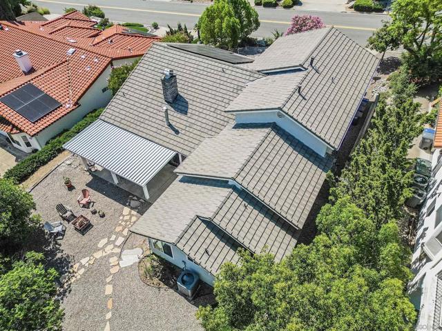 15549 Vista Vicente Dr, Ramona CA: https://media.crmls.org/mediaz/ab873ed3-c84c-4245-a216-78d29cd46428.jpg