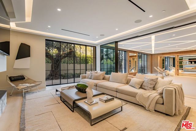 721 N Bonhill Road, Los Angeles CA: https://media.crmls.org/mediaz/ab877d54-3f5f-4d6b-8b26-6825a9072281.jpg