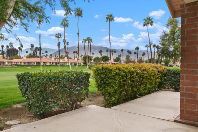 179 Las Lomas, Palm Desert CA: https://media.crmls.org/mediaz/ab87c912-d934-43d8-9432-67624432b988.jpg