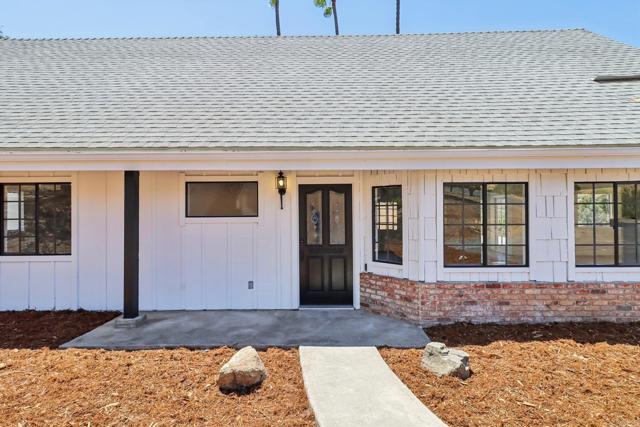 1797 99 Rabbit Hill, Fallbrook CA: https://media.crmls.org/mediaz/ab88a7e9-ccb4-4c38-9d1b-1db5071dad45.jpg