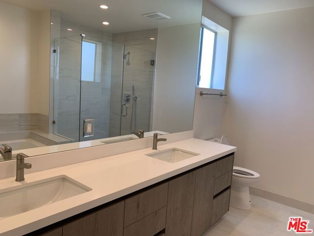 1721 GRANVILLE Avenue, Los Angeles CA: https://media.crmls.org/mediaz/ab895375-64b7-4ada-a394-be1d5a3c7019.jpg