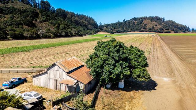 120 San Miguel Canyon Road, Salinas CA: https://media.crmls.org/mediaz/ab8954ae-afc9-46a2-97e4-d91e4ef79afc.jpg