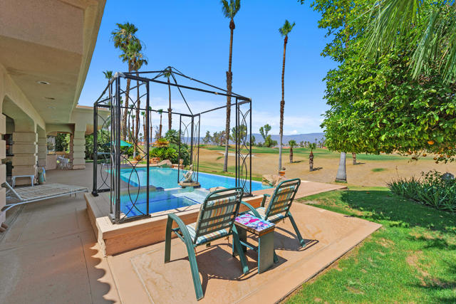 346 Crest Lake Drive, Palm Desert CA: https://media.crmls.org/mediaz/ab897986-6178-4643-9775-1ff23cf153b5.jpg