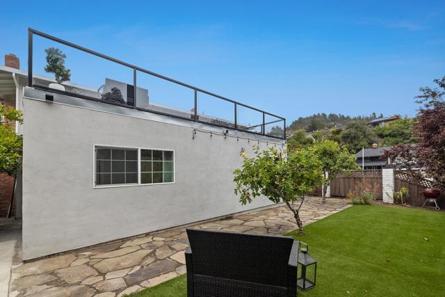 1001 Everglades Drive, Pacifica CA: https://media.crmls.org/mediaz/ab89d4fd-d6c3-4b5a-be40-87b77fe9499f.jpg