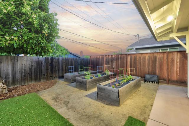 945 Lantana Drive, Sunnyvale CA: https://media.crmls.org/mediaz/ab8ba60b-bc08-4867-a479-a0ffdec11e36.jpg