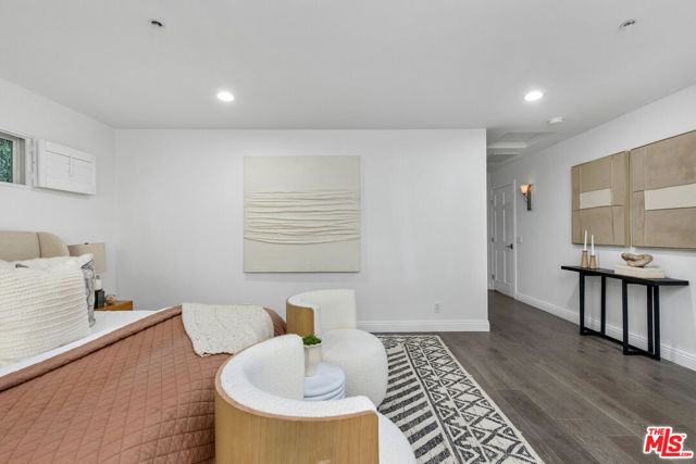10523 Selkirk Lane, Los Angeles CA: https://media.crmls.org/mediaz/ab8d369a-64df-4db7-83af-84fdc2688132.jpg