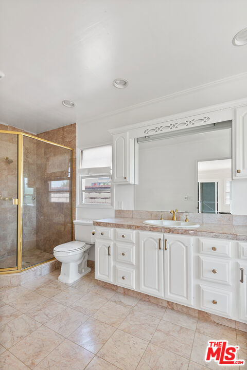 5572 Bradna Drive, Los Angeles CA: https://media.crmls.org/mediaz/ab8e49fa-1783-4488-8ad1-6c4df0b266fd.jpg