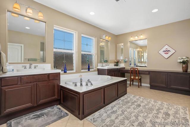 5029 Medalist Ct, Oceanside CA: https://media.crmls.org/mediaz/ab8e5235-eac3-40d4-9604-48611fb44774.jpg