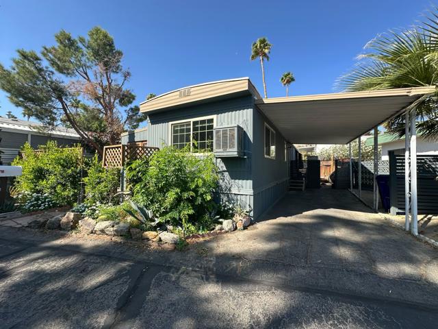 15 Lazy B Drive, Palm Desert CA: https://media.crmls.org/mediaz/ab8e6fe4-632d-41e3-9717-3579aa1c449f.jpg