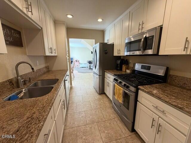 Detail Gallery Image 3 of 47 For 15006 Varsity #C,  Moorpark,  CA 93021 - 3 Beds | 2 Baths