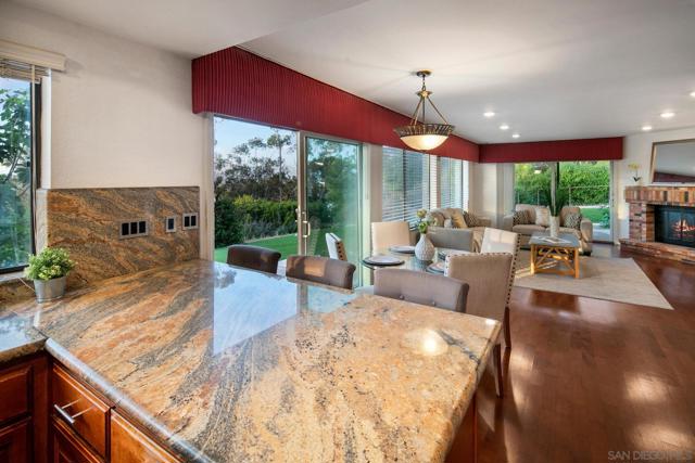 1586 Kimberly Woods Dr, El Cajon CA: https://media.crmls.org/mediaz/ab8f221d-82f2-4fdf-b524-eefb53cc06ed.jpg