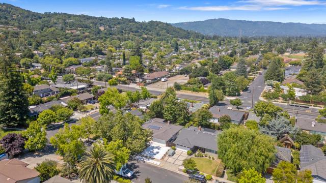 207 Thomas Drive, Los Gatos CA: https://media.crmls.org/mediaz/ab8f4f21-8358-4c9c-8b09-7f019cd279b5.jpg