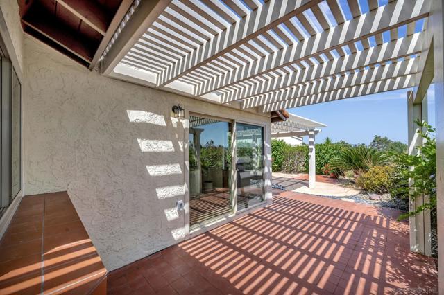12880 Circulo Dardo, San Diego CA: https://media.crmls.org/mediaz/ab8f8823-462d-4252-8842-89695d64cbfd.jpg