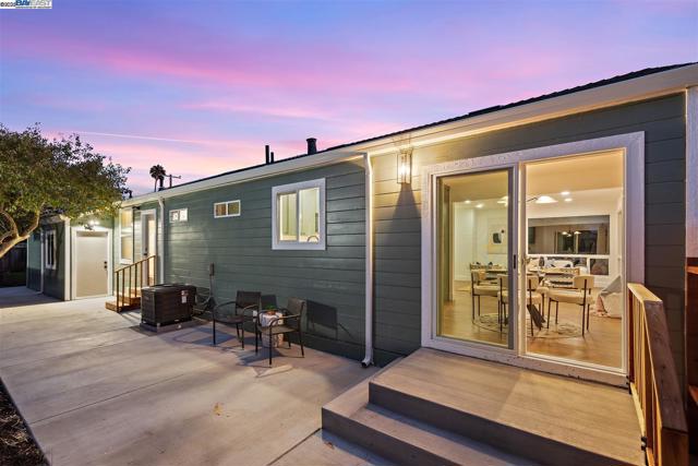 36702 Olive St, Newark CA: https://media.crmls.org/mediaz/ab90d098-0b41-4e90-95bf-6809d51cc4d9.jpg