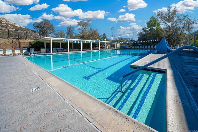 23822 Green Haven Lane, Ramona CA: https://media.crmls.org/mediaz/ab914845-c294-4c78-9b91-ea68cd5006e2.jpg