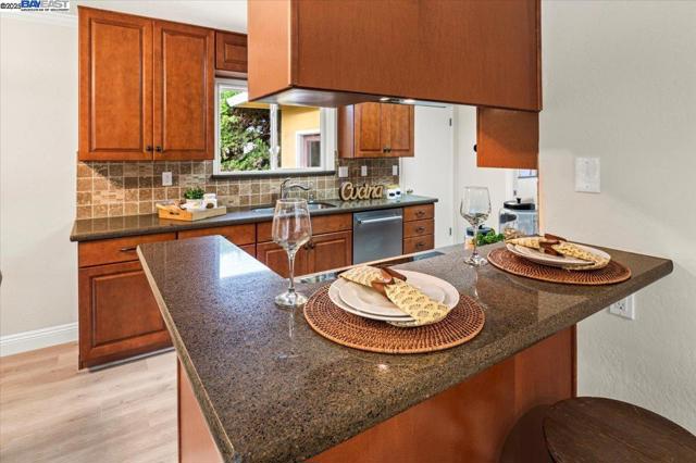 25631 Paul Ct, Hayward CA: https://media.crmls.org/mediaz/ab917b66-3fc4-4cc1-85a5-511db27400cc.jpg