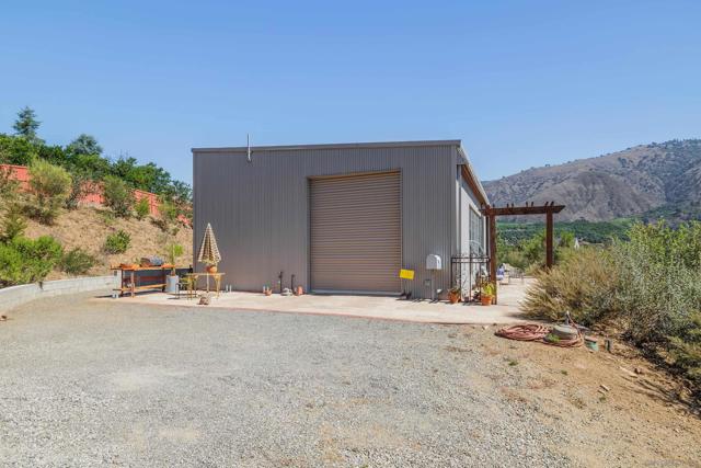17711 S Mesa Drive, Pauma Valley CA: https://media.crmls.org/mediaz/ab917e9e-e3e8-4061-b86f-966af6ae6b62.jpg