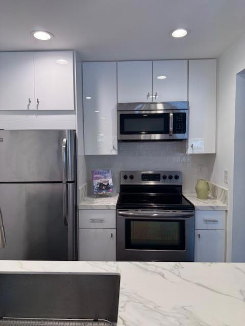 3295 La Mesa Drive, San Carlos CA: https://media.crmls.org/mediaz/ab919f3f-70e0-420d-80c2-32ae6cfc5b27.jpg