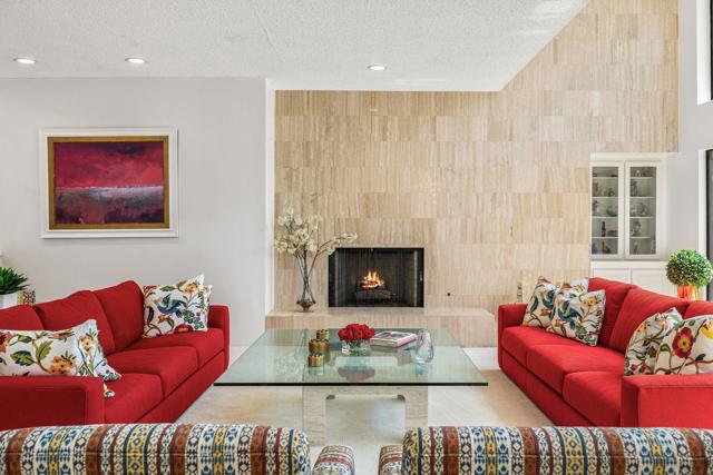 46220 Manitou Drive, Indian Wells CA: https://media.crmls.org/mediaz/ab91f66b-12d9-456d-b77e-311fdf7364be.jpg