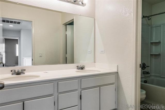 Detail Gallery Image 9 of 21 For 1441 Levant Ln Unit 5, Chula Vista,  CA 91913 - 3 Beds | 2/1 Baths