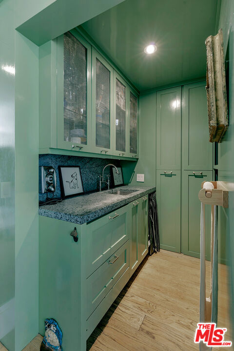 271 Amalfi Drive, Santa Monica CA: https://media.crmls.org/mediaz/ab92d113-f3af-49e9-84ce-b496523ddc1d.jpg