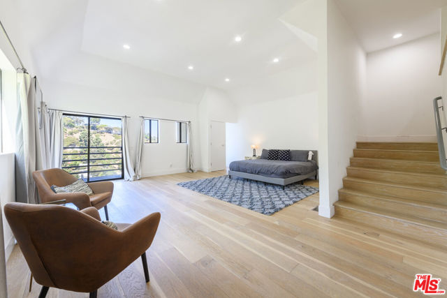 8581 Cole Crest Drive, Los Angeles CA: https://media.crmls.org/mediaz/ab9353d4-c990-4c0a-99f3-29c54b6065bd.jpg