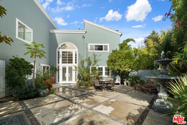 Image 21 of 27 For 850 Burrell Street