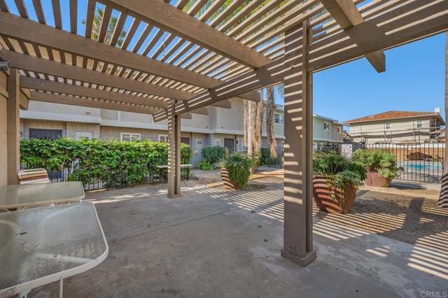 Detail Gallery Image 30 of 32 For 2112 E Vista Way #10,  Vista,  CA 92084 - 3 Beds | 2/1 Baths