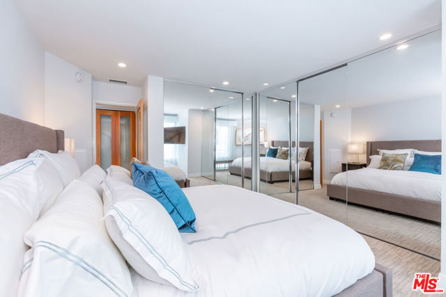 18 Union Jack Street, Marina del Rey CA: https://media.crmls.org/mediaz/ab94c4e1-910d-42ab-b701-f4d12ad1d342.jpg