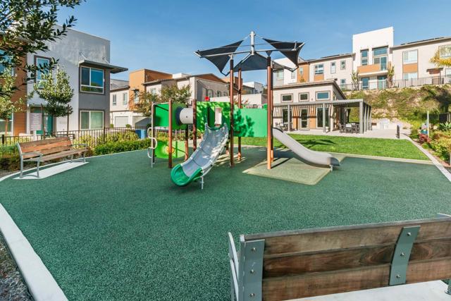 Detail Gallery Image 29 of 34 For 953 Radcliffe Trl, Vista,  CA 92081 - 2 Beds | 2 Baths