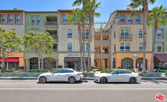 13020 Pacific, Playa Vista CA: https://media.crmls.org/mediaz/ab95df5a-28ea-4759-a92f-c2b3a9f7465d.jpg