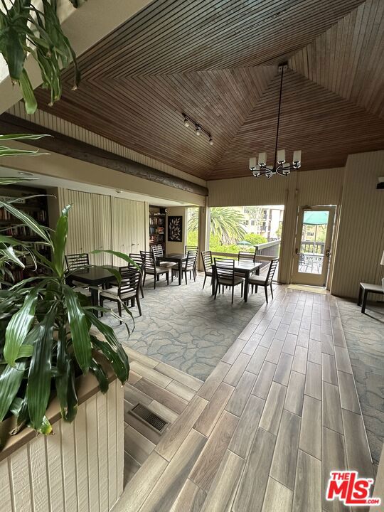 8316 Raintree Circle, Culver City CA: https://media.crmls.org/mediaz/ab96804b-92e5-474f-b3fe-be52d4aa1e8d.jpg