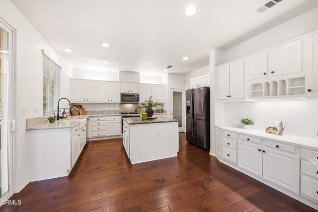 Detail Gallery Image 14 of 58 For 4609 Calle Descanso, Camarillo,  CA 93012 - 4 Beds | 2/1 Baths