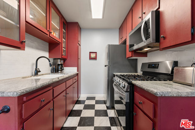 11813 Runnymede Street, 9 photo 4