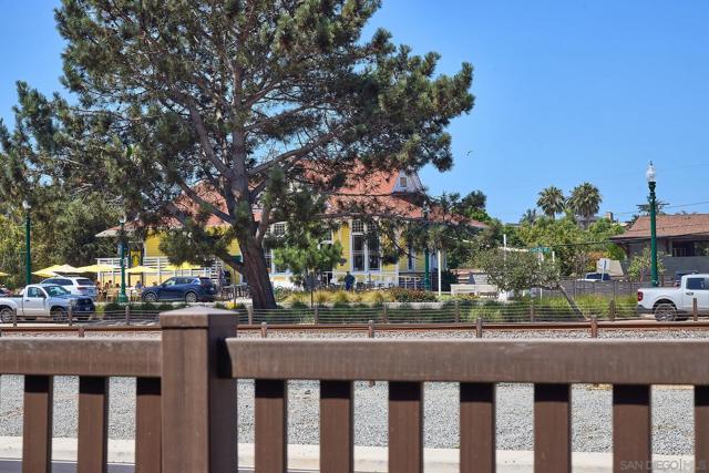 559 N Vulcan Ave, Encinitas CA: https://media.crmls.org/mediaz/ab97b8b7-3a40-4464-b25e-3e32e1e0566f.jpg