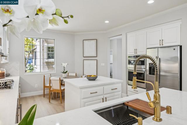 24 Volterra Ct, Danville CA: https://media.crmls.org/mediaz/ab9845e8-9f8a-4ae6-8d5b-4709b21f398c.jpg